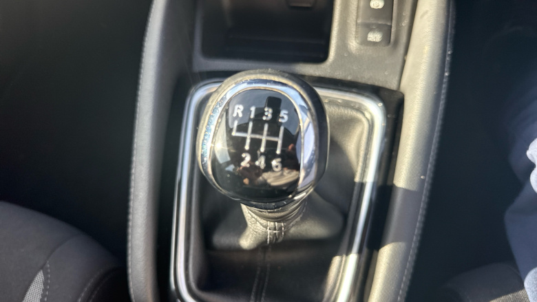 Nissan Qashqai 1.3 DiG-T Acenta Premium 5dr Petrol Hatchback